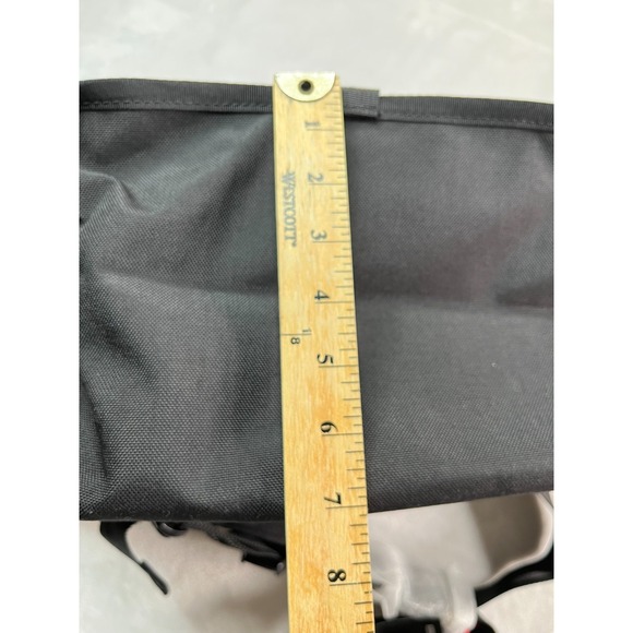 NWT Chrome Mini Metro 31st Union Messenger Bag Embroidered 21.5 L Black - Picture 12 of 12